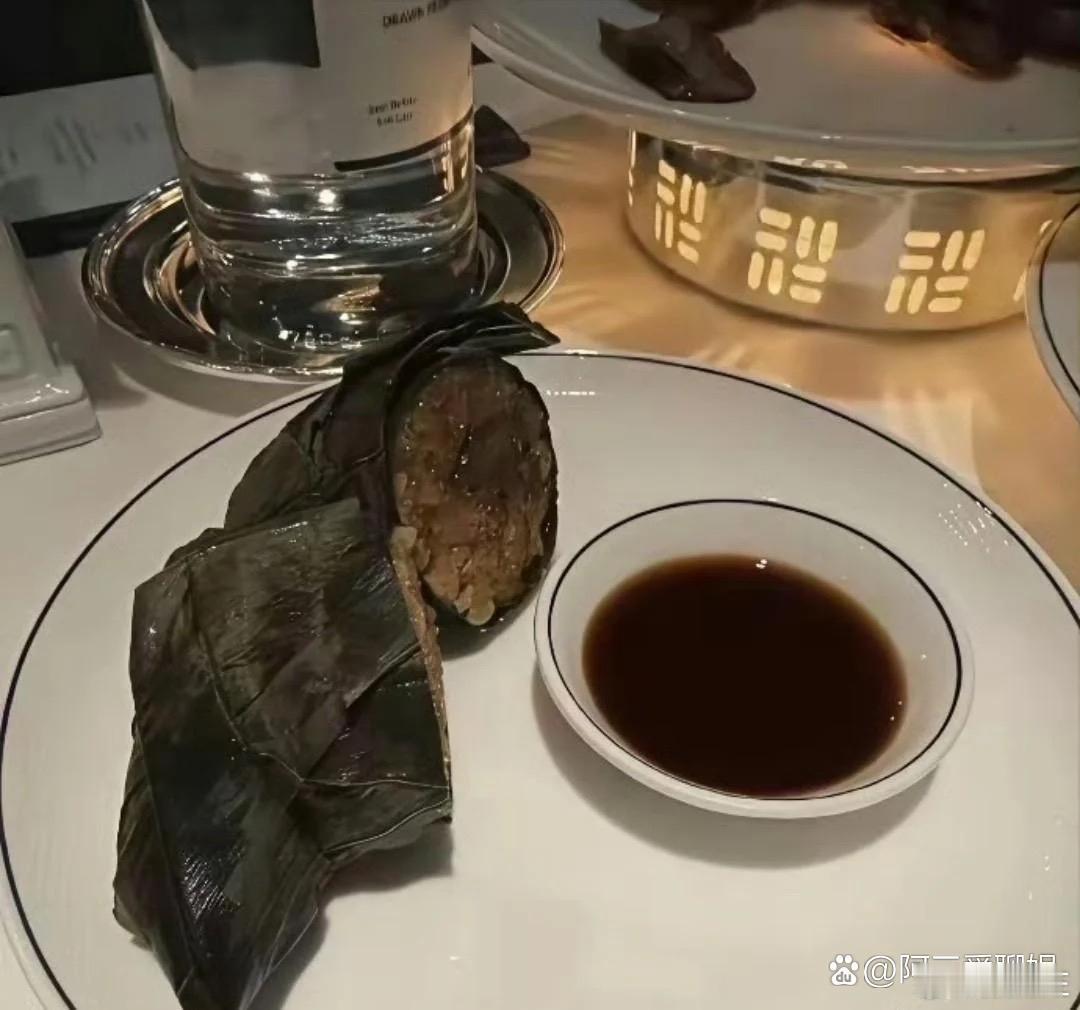 王诗龄吃粽子完全西化，竟然让大家有一种吃不起的感觉 