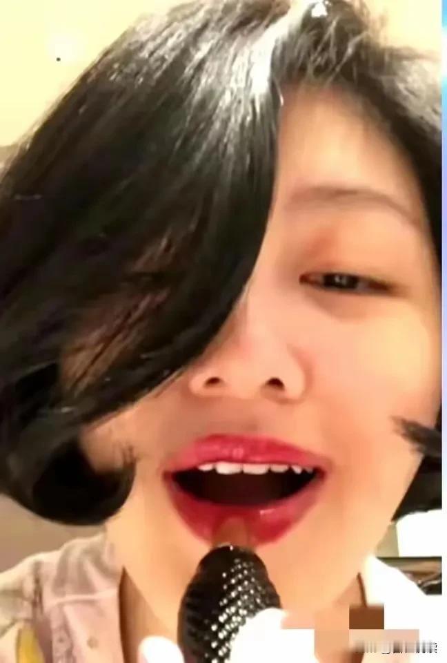 不得不说
大S说自己是大王

跟前夫家斗了三年
她的确配得上这个称号

实现了让