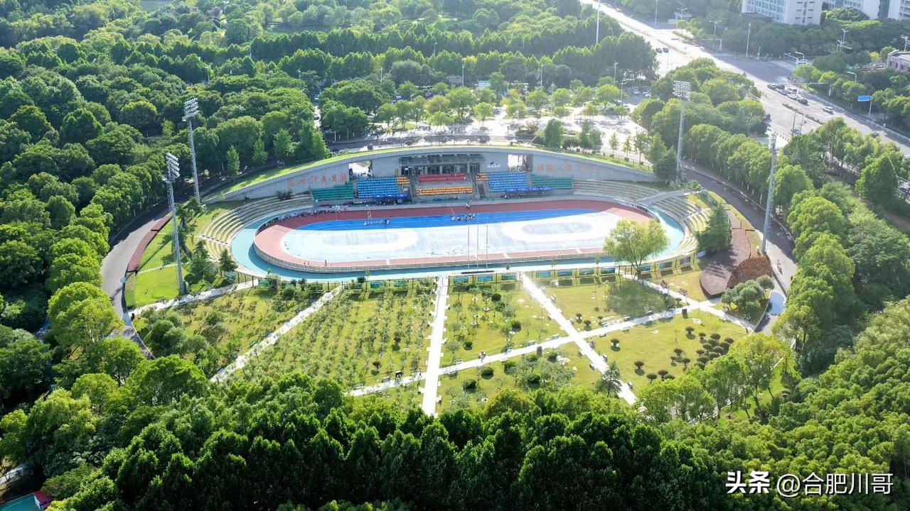 滨湖塘西河体育公园轮滑场～轮滑健身场所