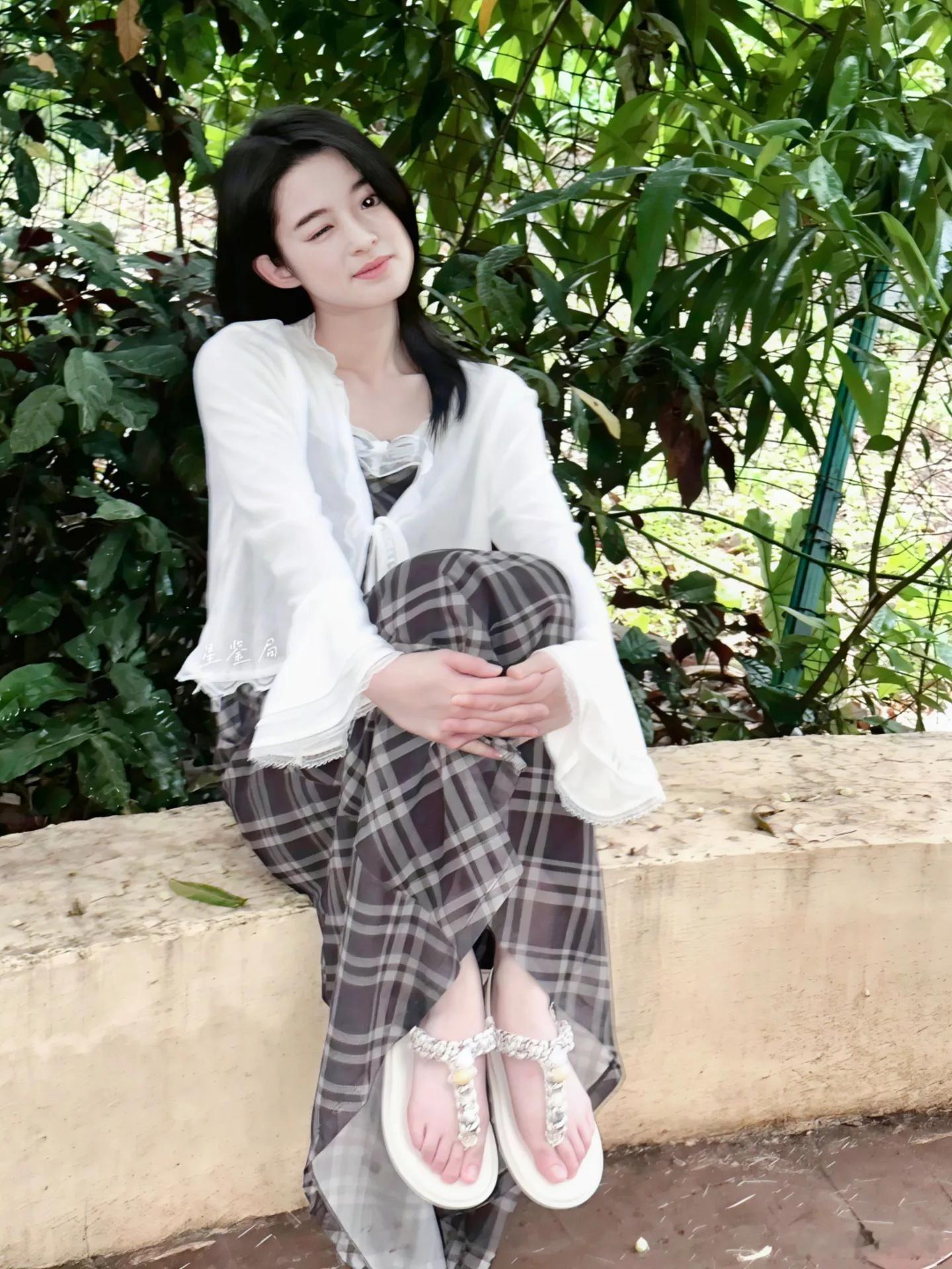 黄杨钿甜天价耳环事件官方通报，你怎么看黄杨钿甜事件通报，违法生二胎，耳环是仿品，