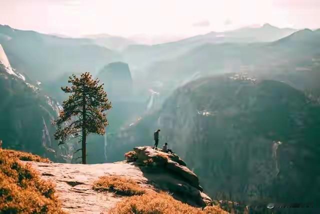 混职场或社会让自己变强的10条人性真相：1. 别太要脸：主动表达才不会错失机会