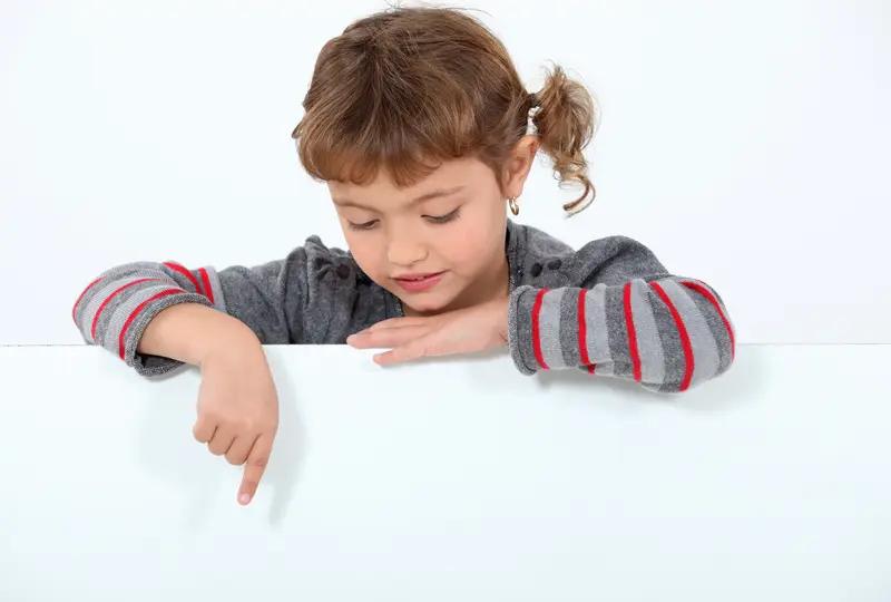 善良是一束光。在人际交往中，真心宛如一把钥匙。我有个朋友开了家小餐馆，他一直选用