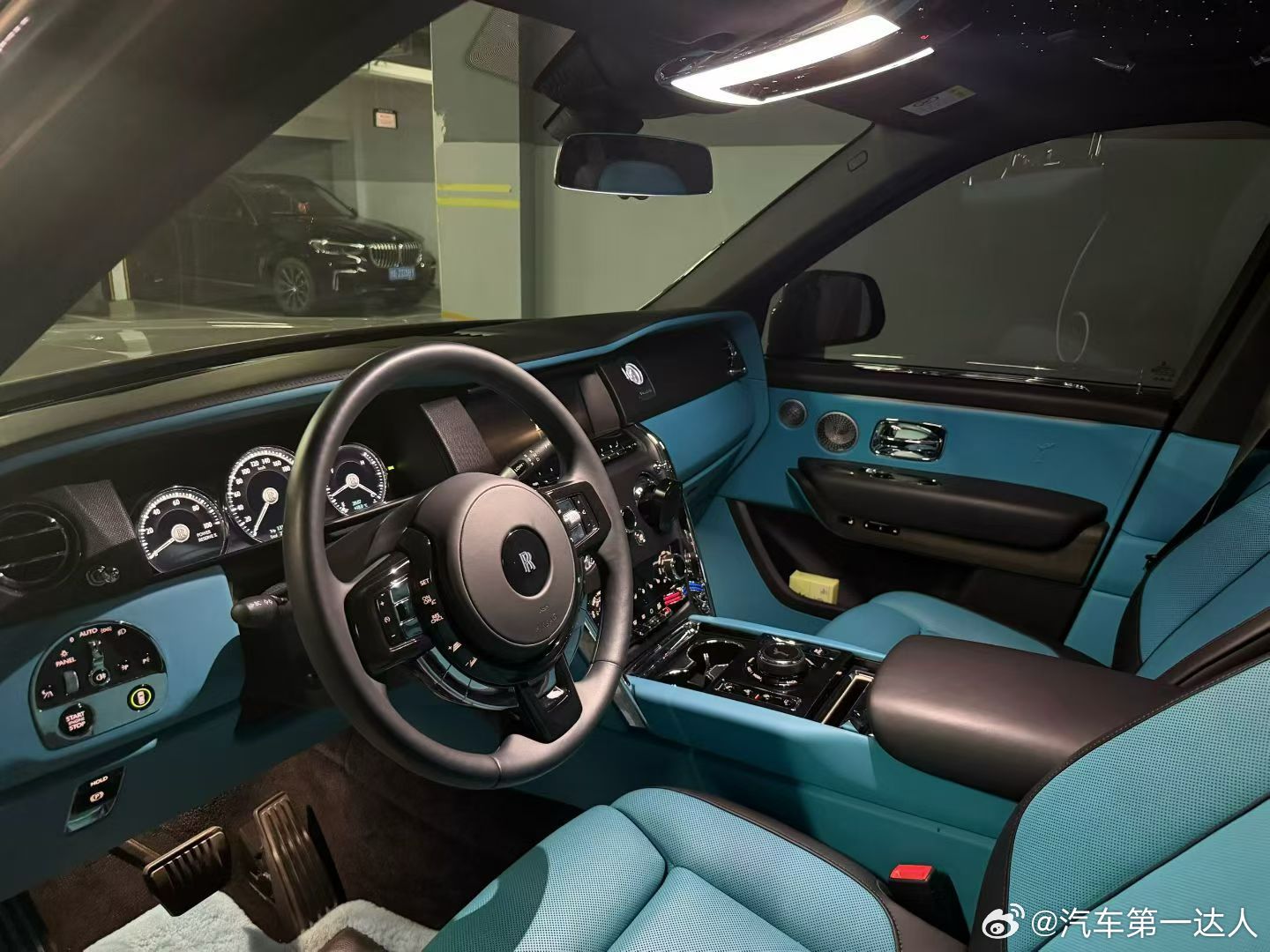 真正的从容，是阅尽繁华后的云淡风轻。纯23年劳斯莱斯库里南四座版，风暴灰外漆配绿