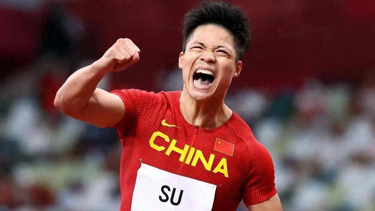 苏炳添退役！苏神，9：83秒奇迹！永远的中国飞人，亚洲飞人。苏炳添