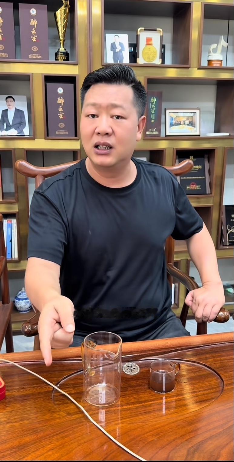 张大炮痛斥河南晋老五，让他必须把欠钱的事情掰扯明白，不然没人愿意伸手给他兜底。
