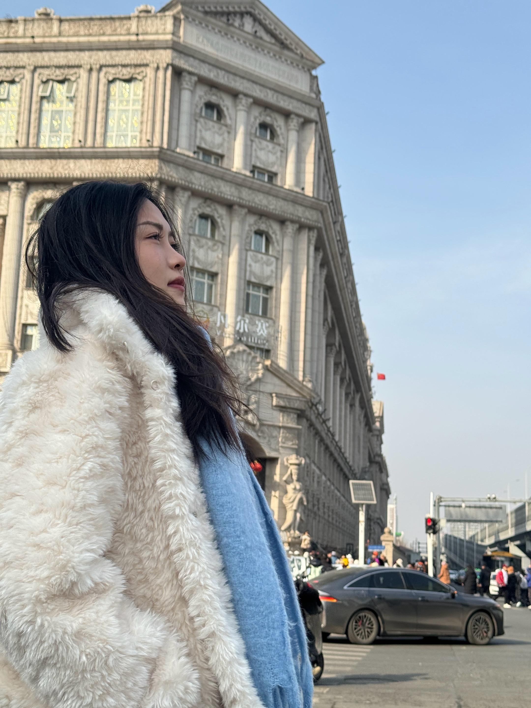 “祝福你的人生 从此与众不同” 春会来，事会顺，人会好，花会开。