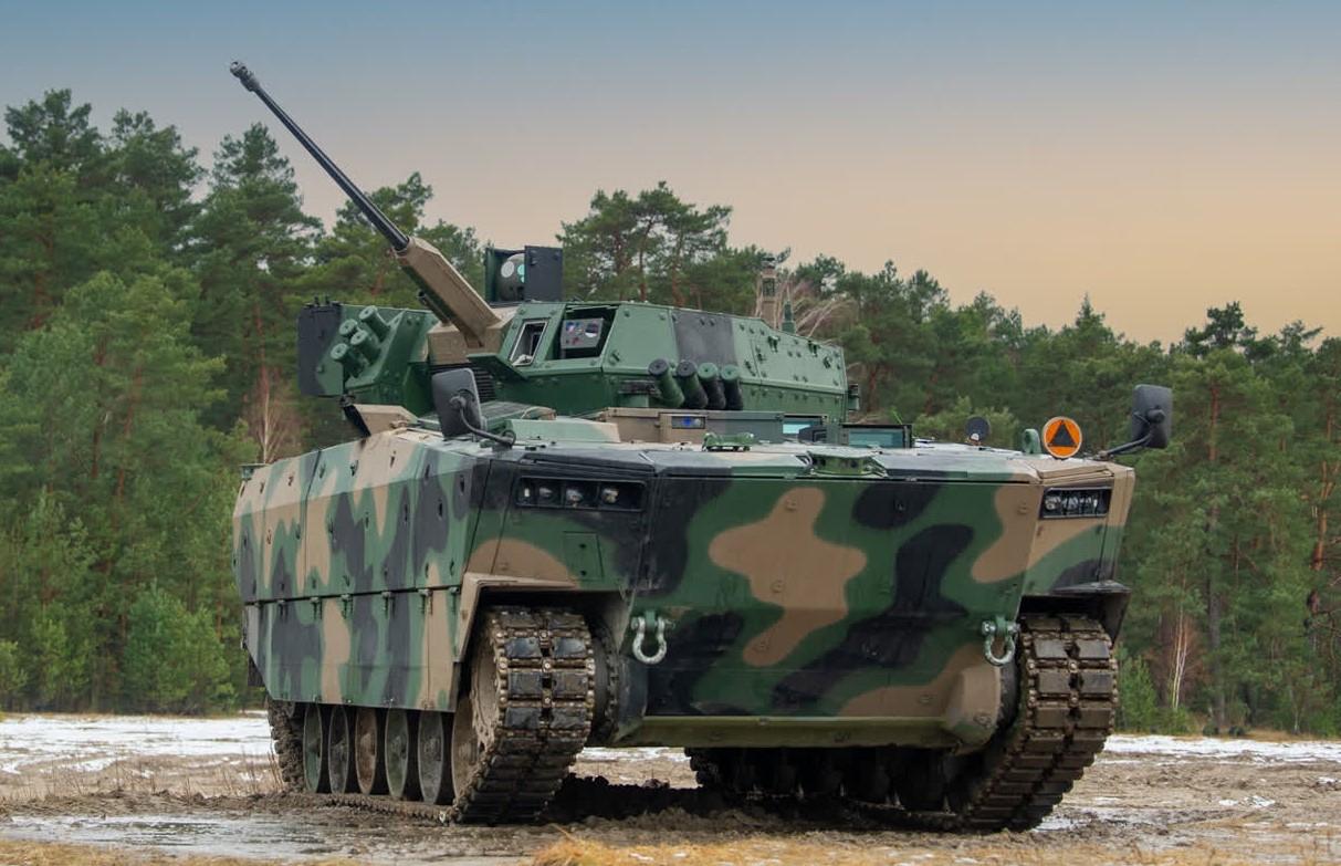 波兰的BORSUK日（12月4日）中午，HSW公司将在斯塔洛瓦沃拉举行仪式，向波