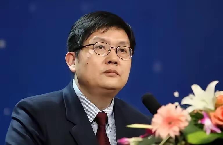 中方呼吁谨慎前往日本，然而复旦大学的冯玮却在此时，高调推荐中国学生去日本，并把这