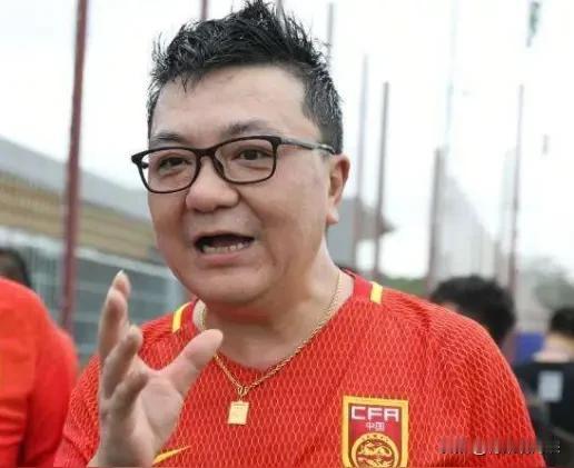 董路真敢说！国字号踢完就散伙，几百上千万白花了连个总结都没有

董路在直播以中谈