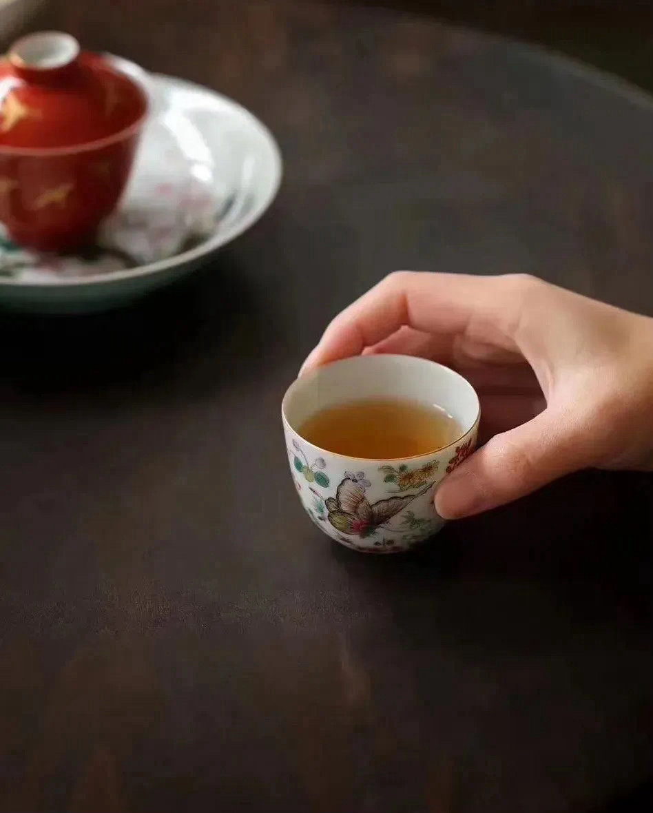 时间比金子金贵，再忙也要挤出时间念经 ，菩 萨 不动因果 ，唯有自己精进修行念经