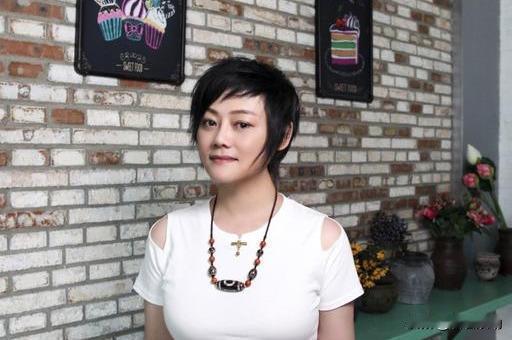 【标题】老婆二婚遇第三者，8次激烈争吵席卷整个家庭！

张强和李红的故事，听起来