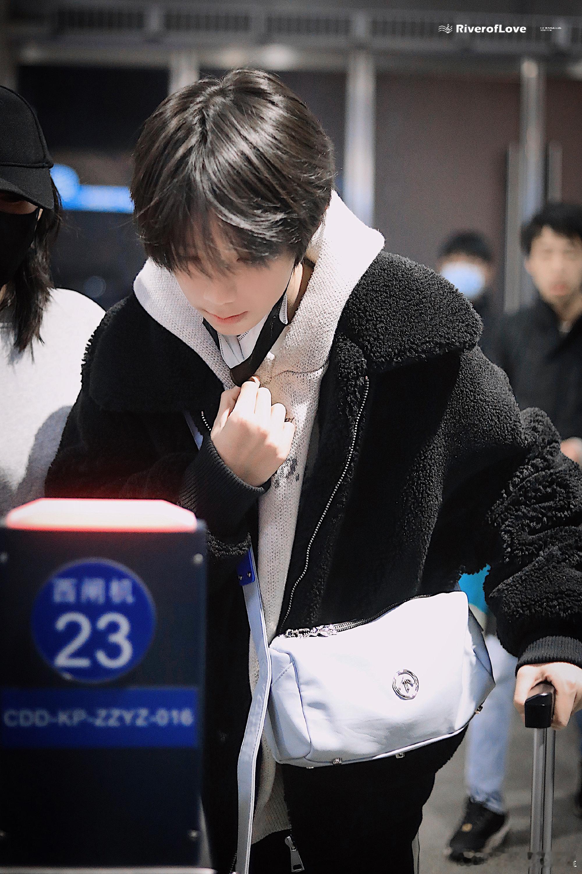 #王橹杰[超话]##王橹杰 未来可期# [音乐]#王橹杰 全力以赴 朝梦出发# 