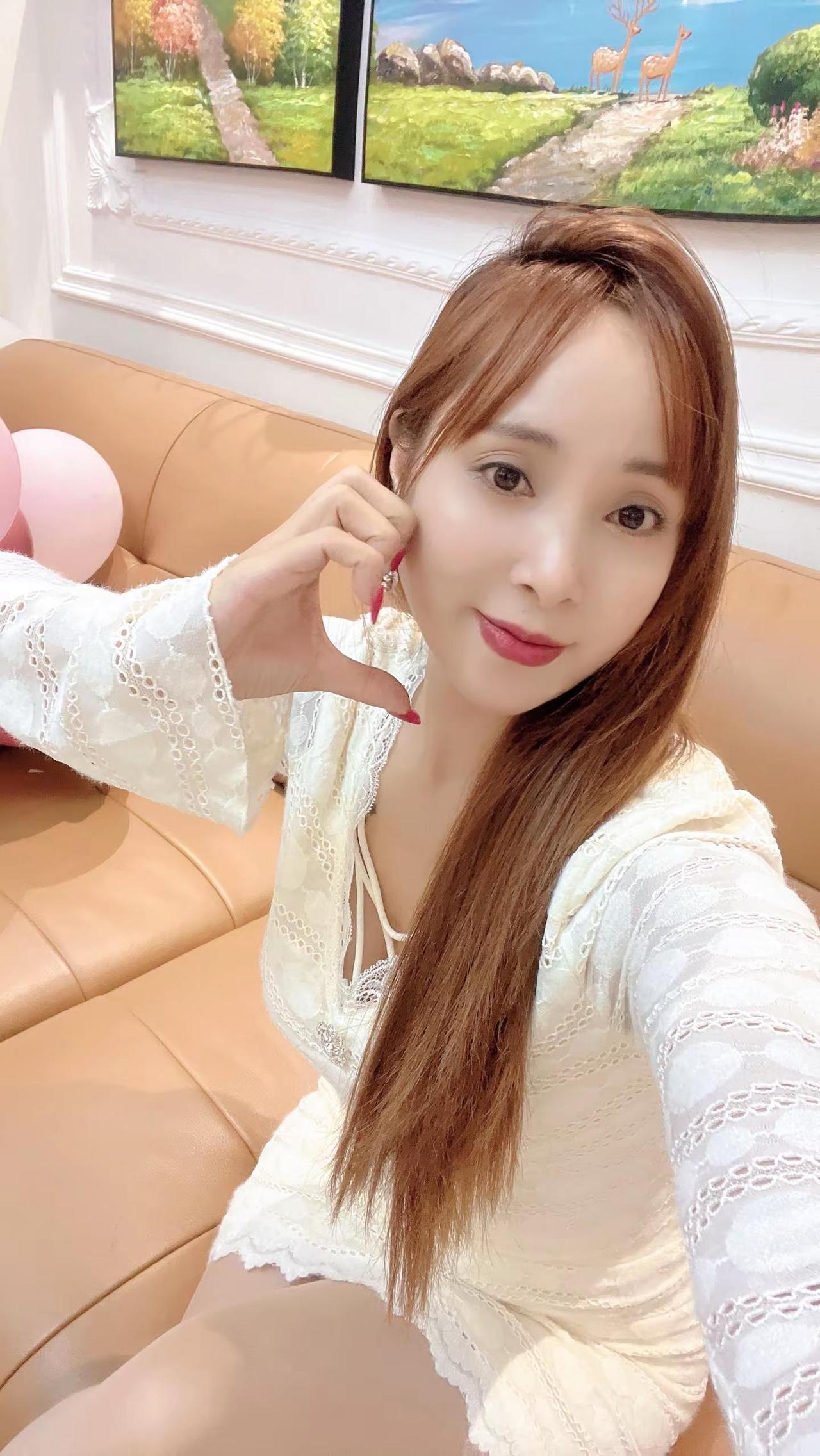 未来娶我的那位先生，我不怕吃苦，不怕累，娶我要求不高，只要你有上进心，人品好，钱