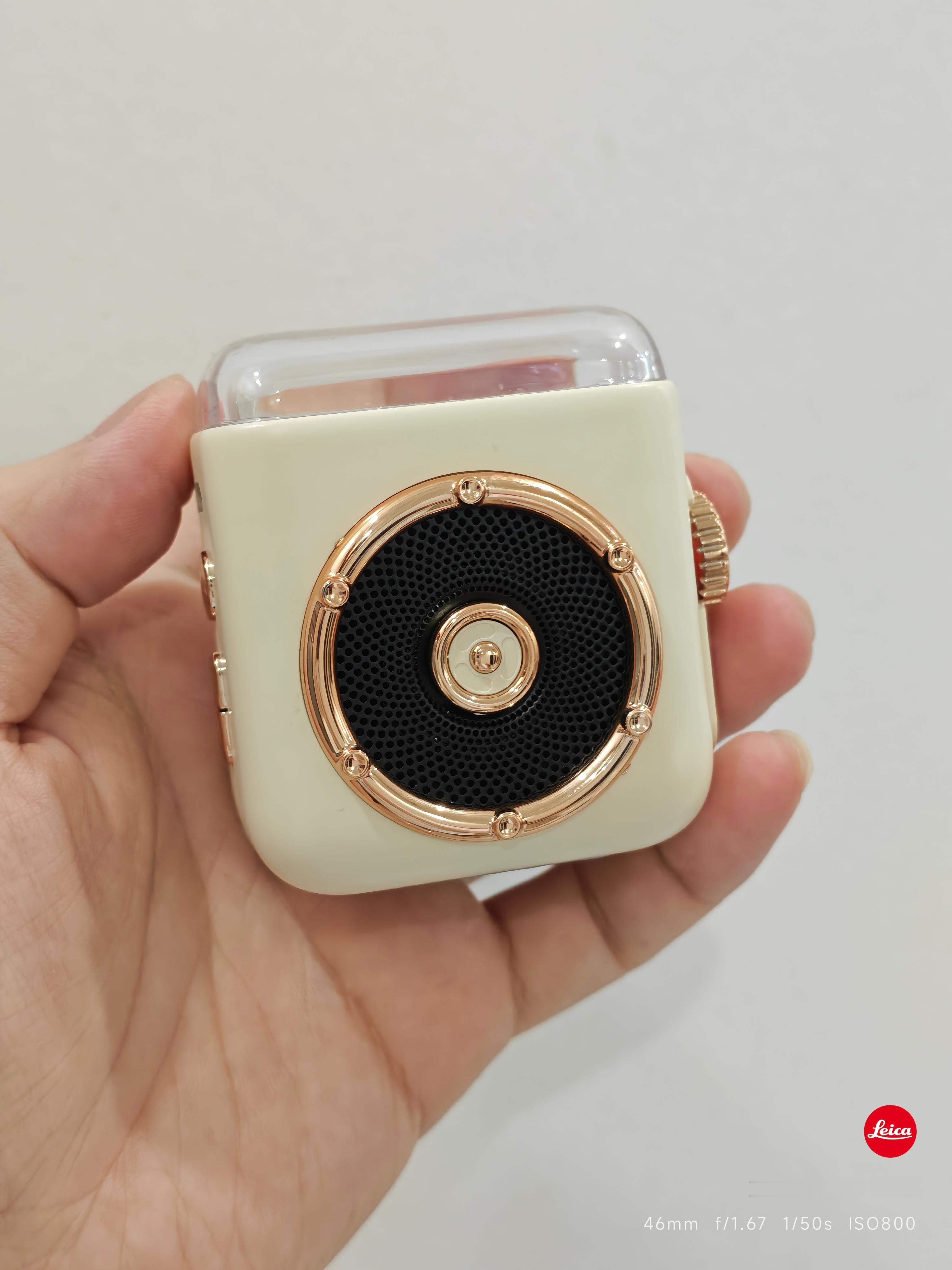 我爸给他孙女买了个蓝牙音箱小玩具，我发现连上以后控制中心会显示一辆车的图标