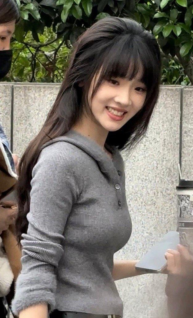 张怡淼今日路透生图，怎么样[哇] ​​​