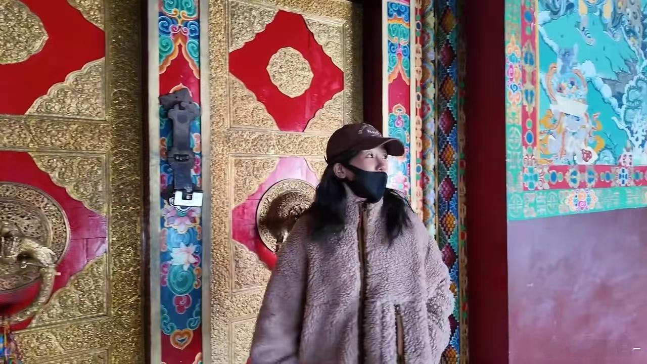 杨紫三分半玉树vlog杨紫玉树频道 杨紫三分半玉树vlog，看着状态好好[期待]