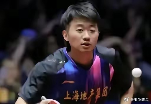 乒超联赛上海地产的赵子豪这次打疯了！先前赵子豪3:1击败现世界第一的林诗栋，引发