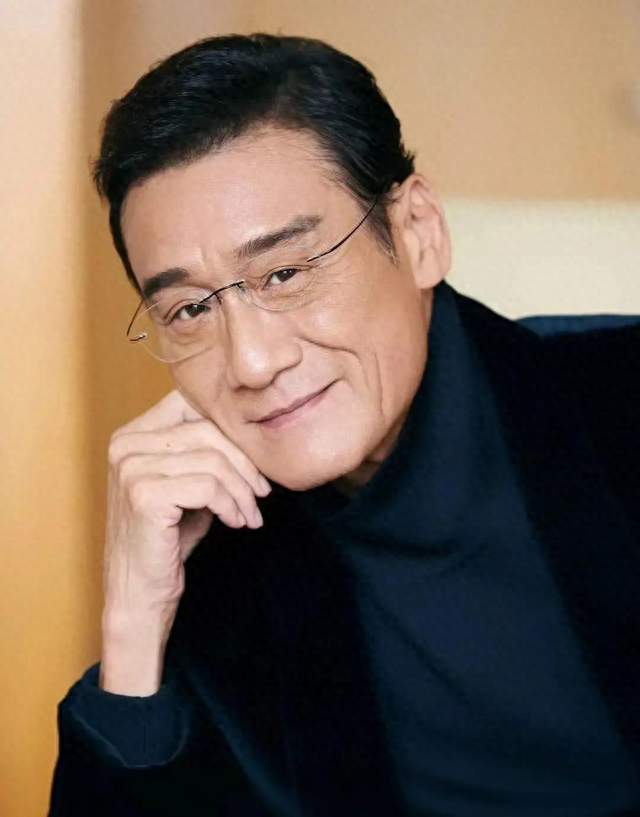 梁家辉百花奖演讲，哽咽落泪：到内地拍戏不是北上，是回归