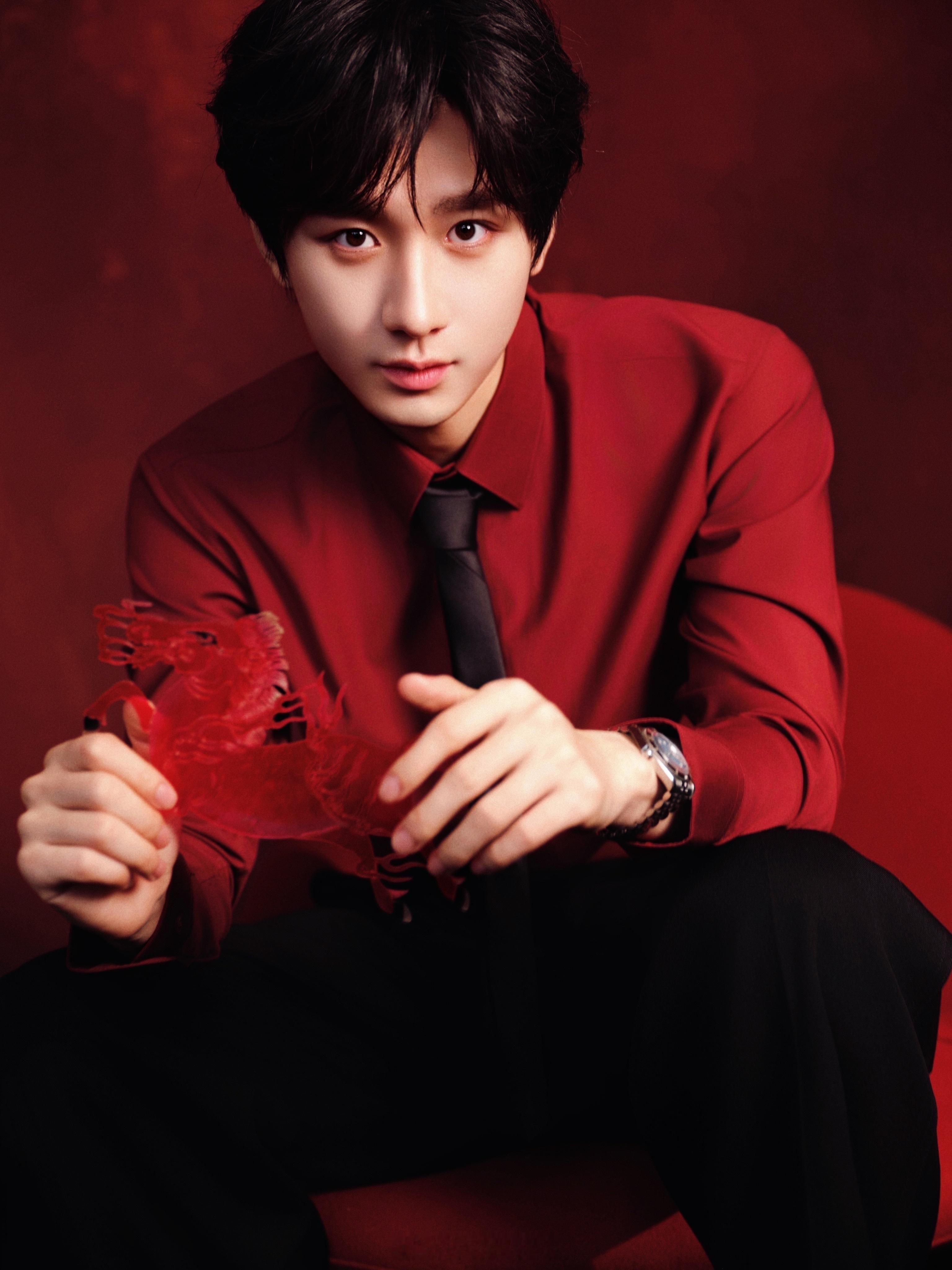 成毅马年新春大片来啦！新的一年继续追成毅的新剧！除夕快乐！