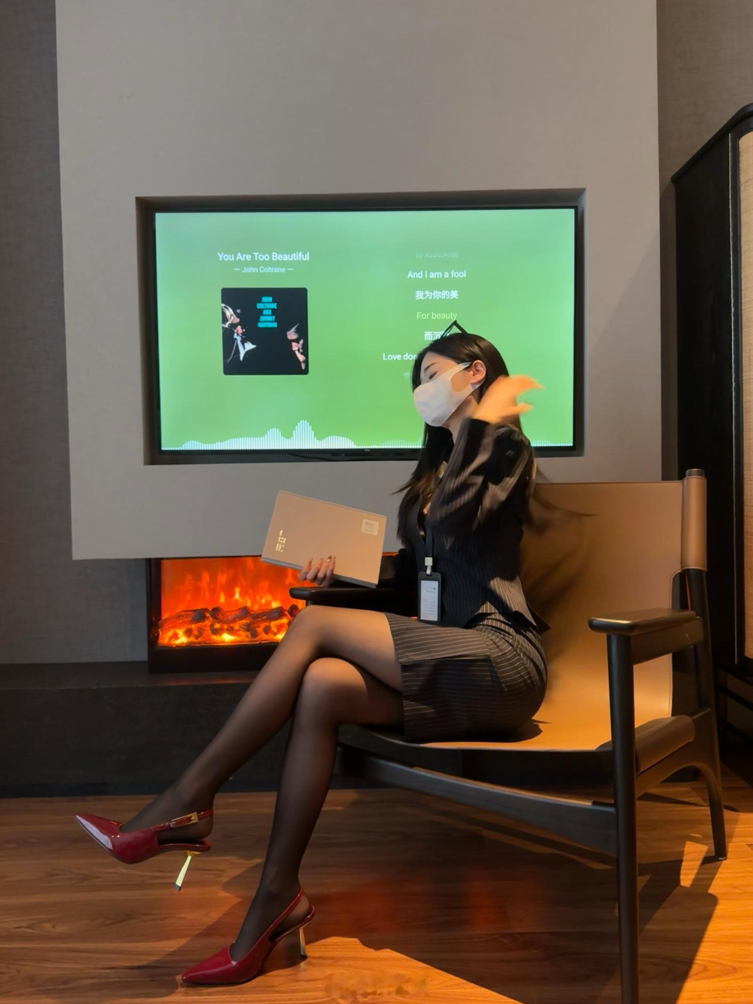 黑色虾线今日穿搭(ootd)今天穿什么涞觅润丝 ​​​