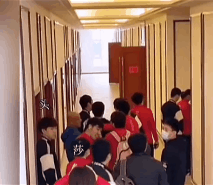 拆队期就是有意思啊，
打不赢就不能赢回你，
打赢了就得天天哄对手，
据说这是东非
