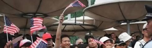 美国570万华人家庭，高管比例只有2.3%。

什么意思？你第一代在国内再牛——