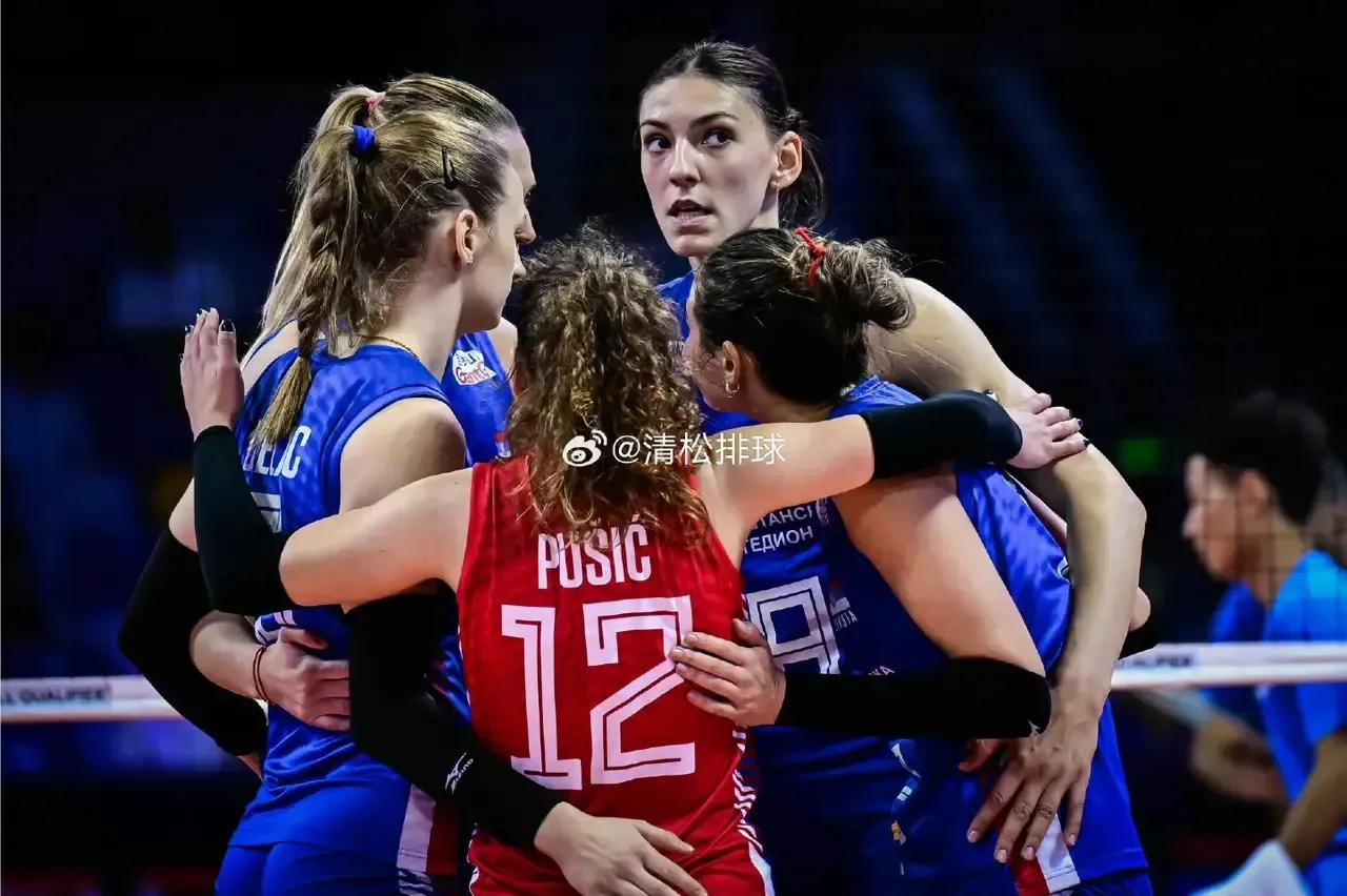 女排奥资赛第四轮，荷兰女排3:0乌克兰女排。多米尼加女排3:0墨西哥女排。塞尔维