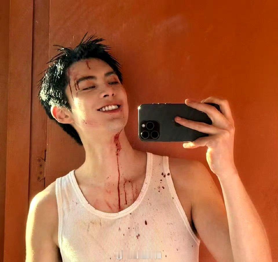 王鹤棣战损妆 大家觉得怎么样 ​​​