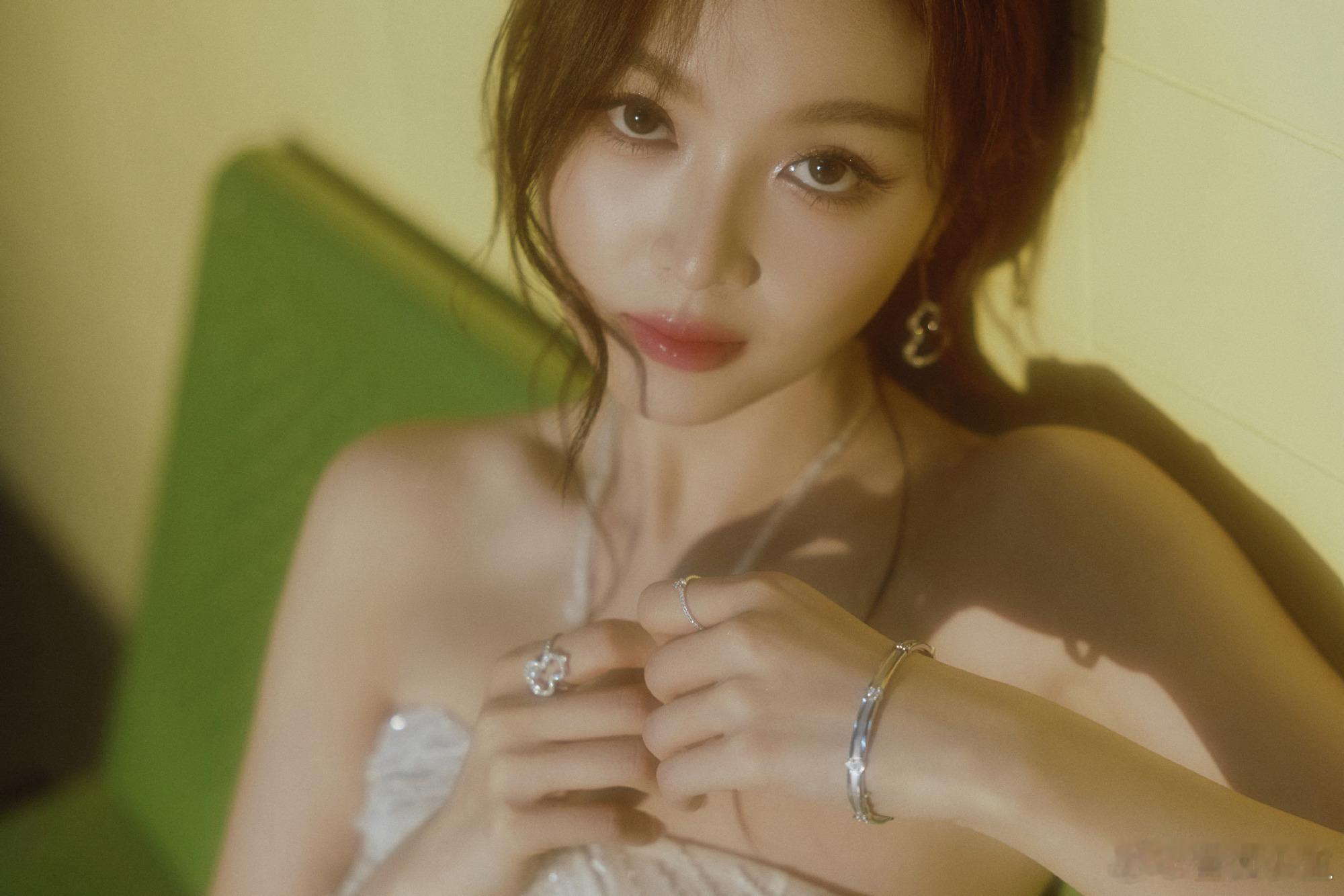 国剧盛典恭喜获奖，期待后面有越来越好的发展吴宣仪吴宣仪