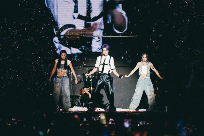 #鹭卓说还有很多慢慢发##鹭卓说今天来青岛记忆之白色篇# 鹭卓的青岛巡演plog