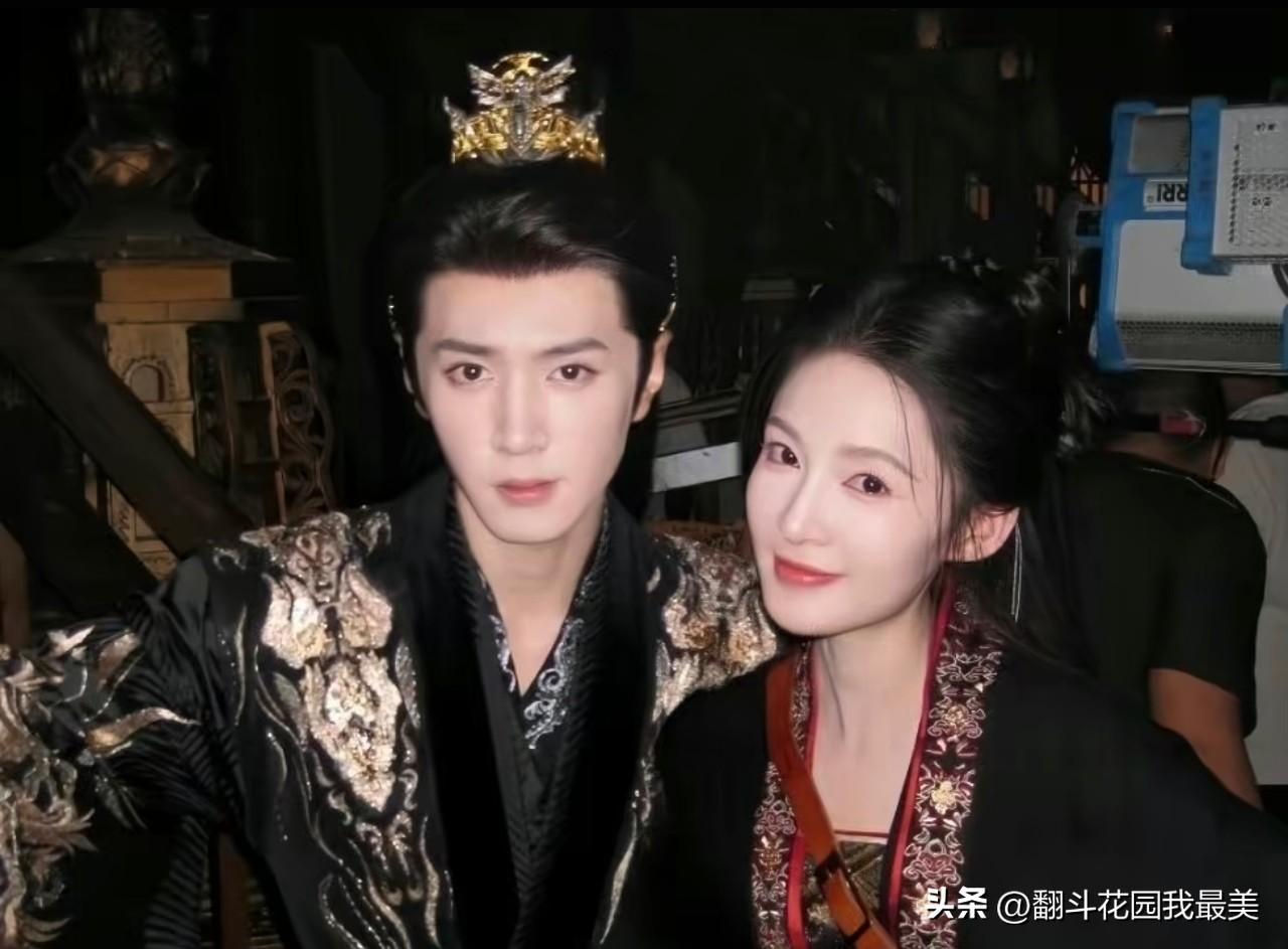 《一笑随歌》能火是不是得感谢一下《逐玉》

我猜大家谁也没能想到，

《一笑随歌