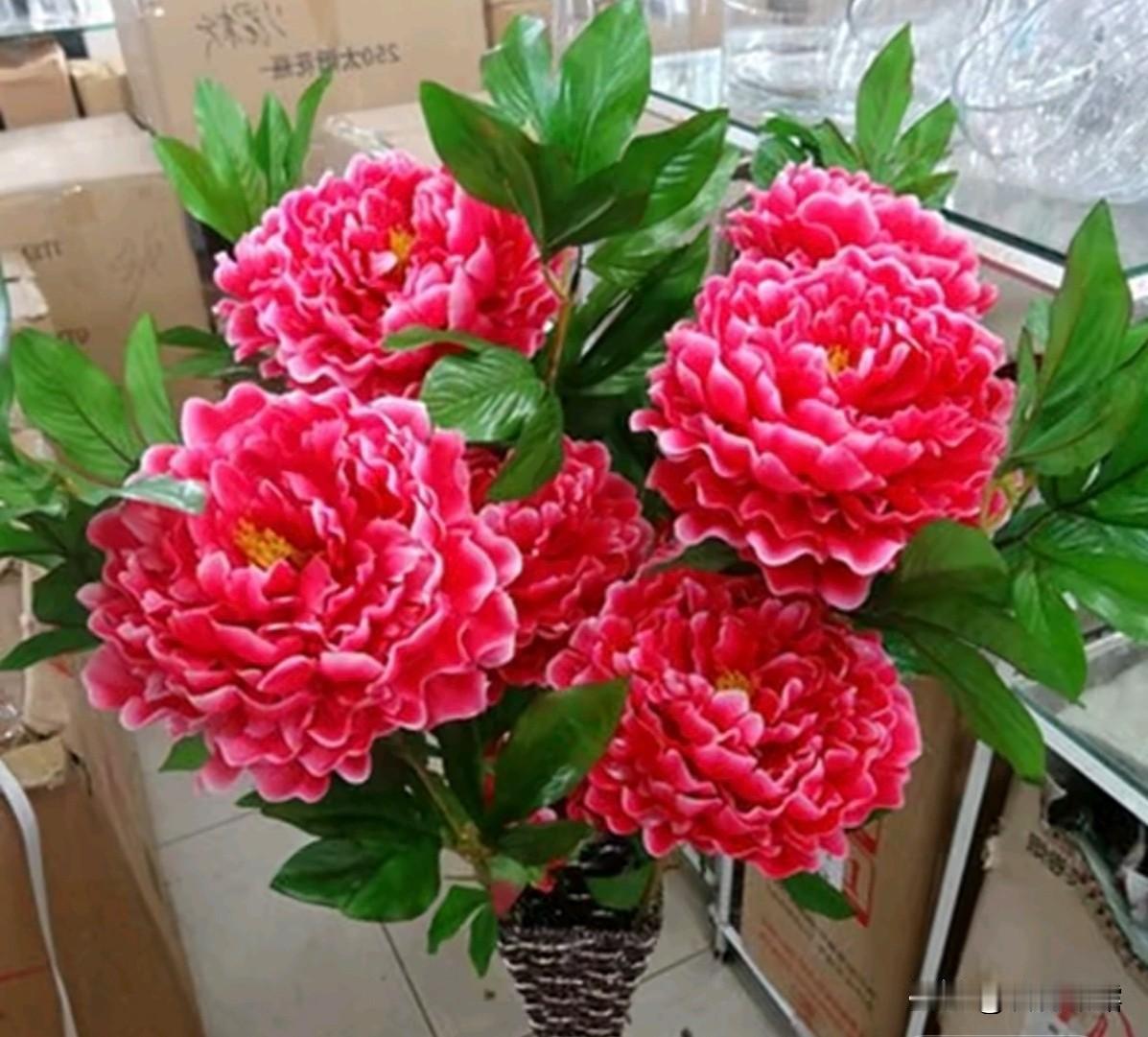 今天是腊月初七，明天就是腊八节啦，腊八至，粥香浓，一碗八宝粥香甜又温暖。愿你我平