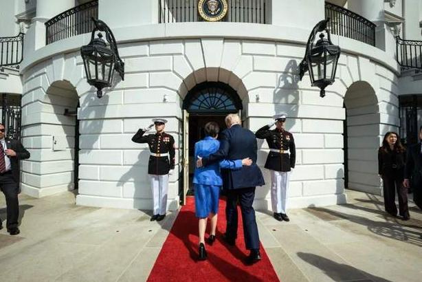 白宫太过分！直接公开羞辱日本首相，高市早苗访美丑态全被曝光

高市早苗访美，没换