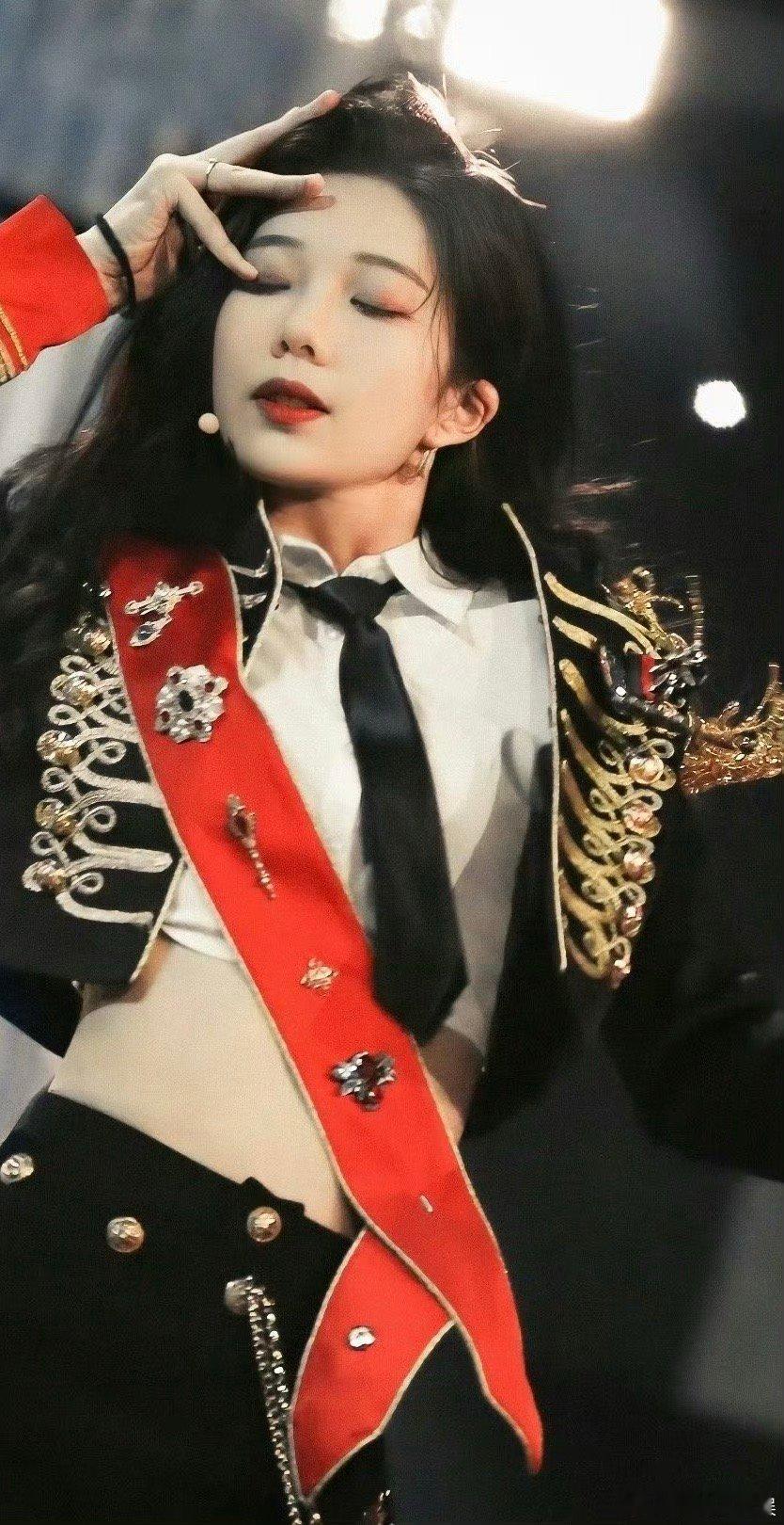 #沈梦瑶[超话]##沈梦瑶工作室营业#真的太喜欢这样的一个工作室了，而且我觉得在