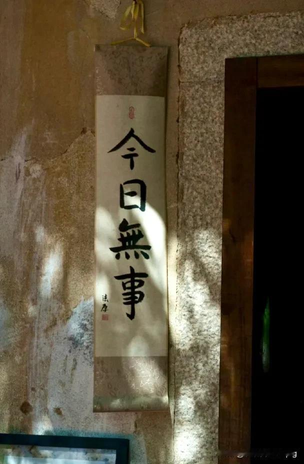 你记住，舞蹈根源是三种：祭祀，交配和庆功。
现在，祭祀舞蹈基本没了，有的话也是跳