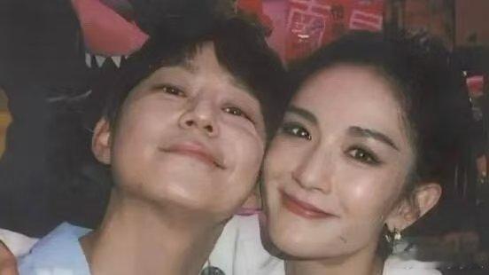 谢娜何炅在线约饭 姐姐当家DNA又开始疯狂跳动了！谢娜在《姐姐当家》里突然说何老