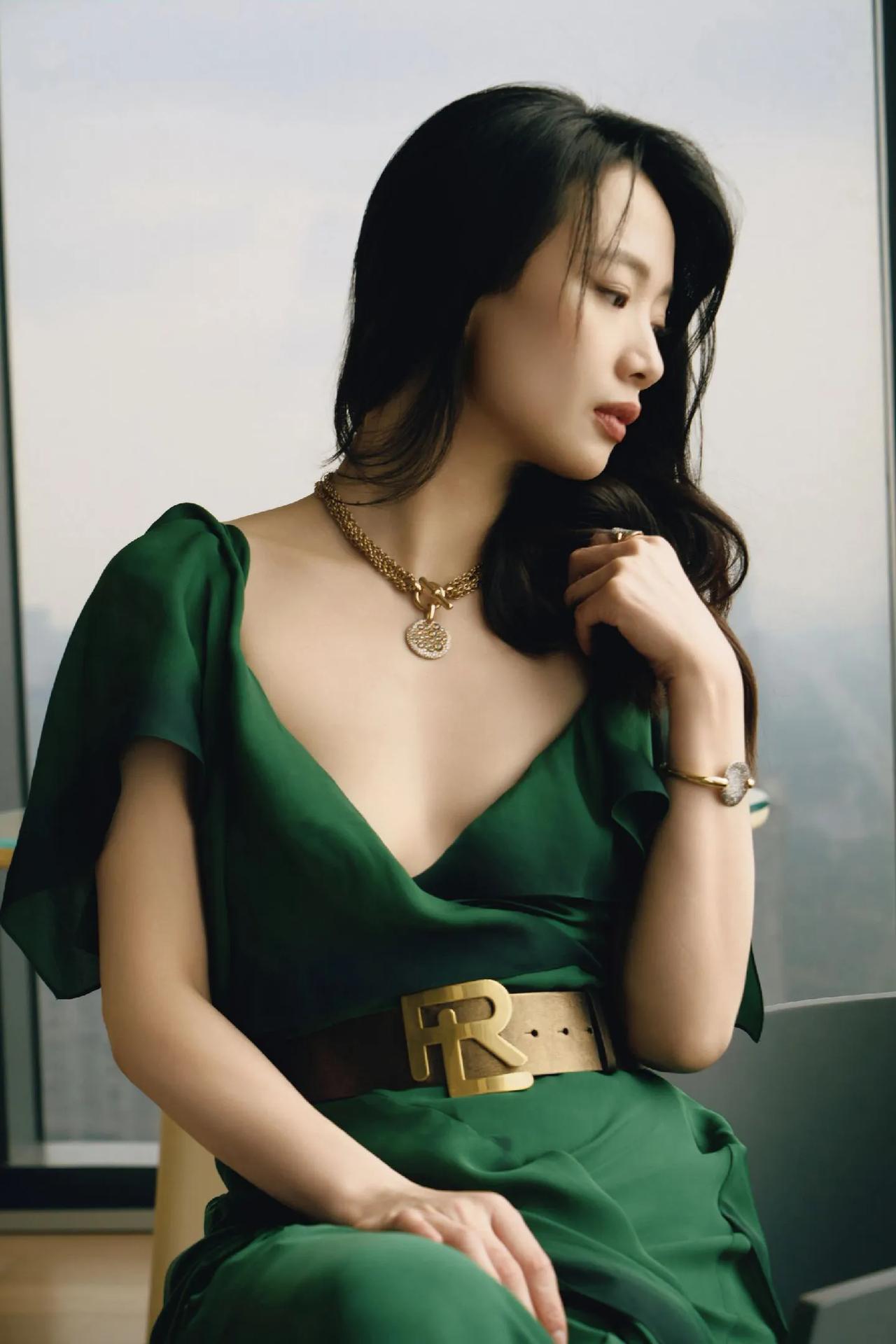 #女星谁最美？# #哪位女神惊艳# #女明星高清美图# #李梦#