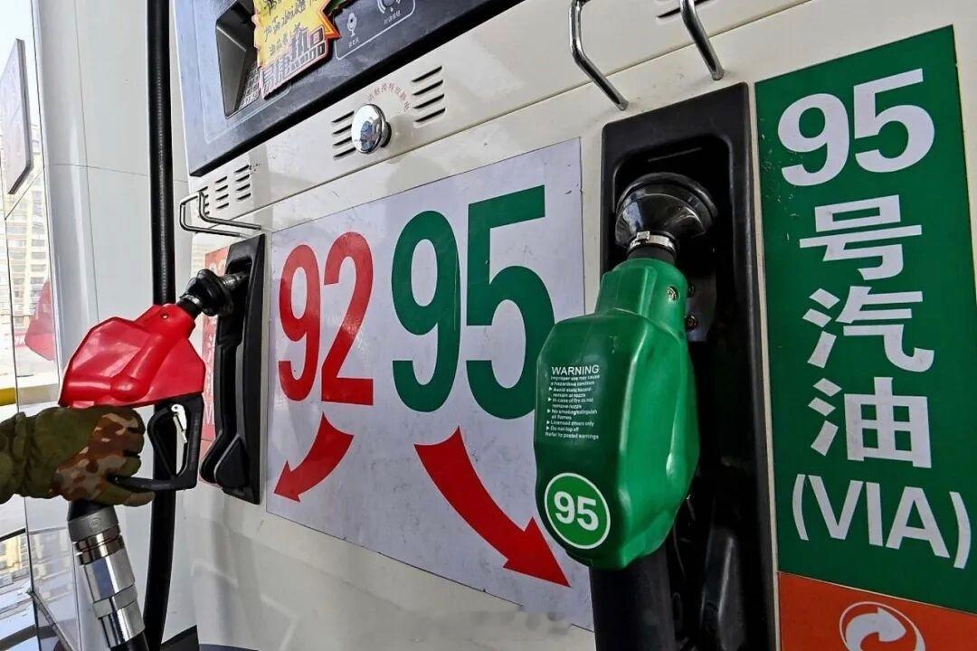 95号油比92号油更耐烧是谣言这又是哪个大聪明说的95比92更耐烧这俩核心区别是