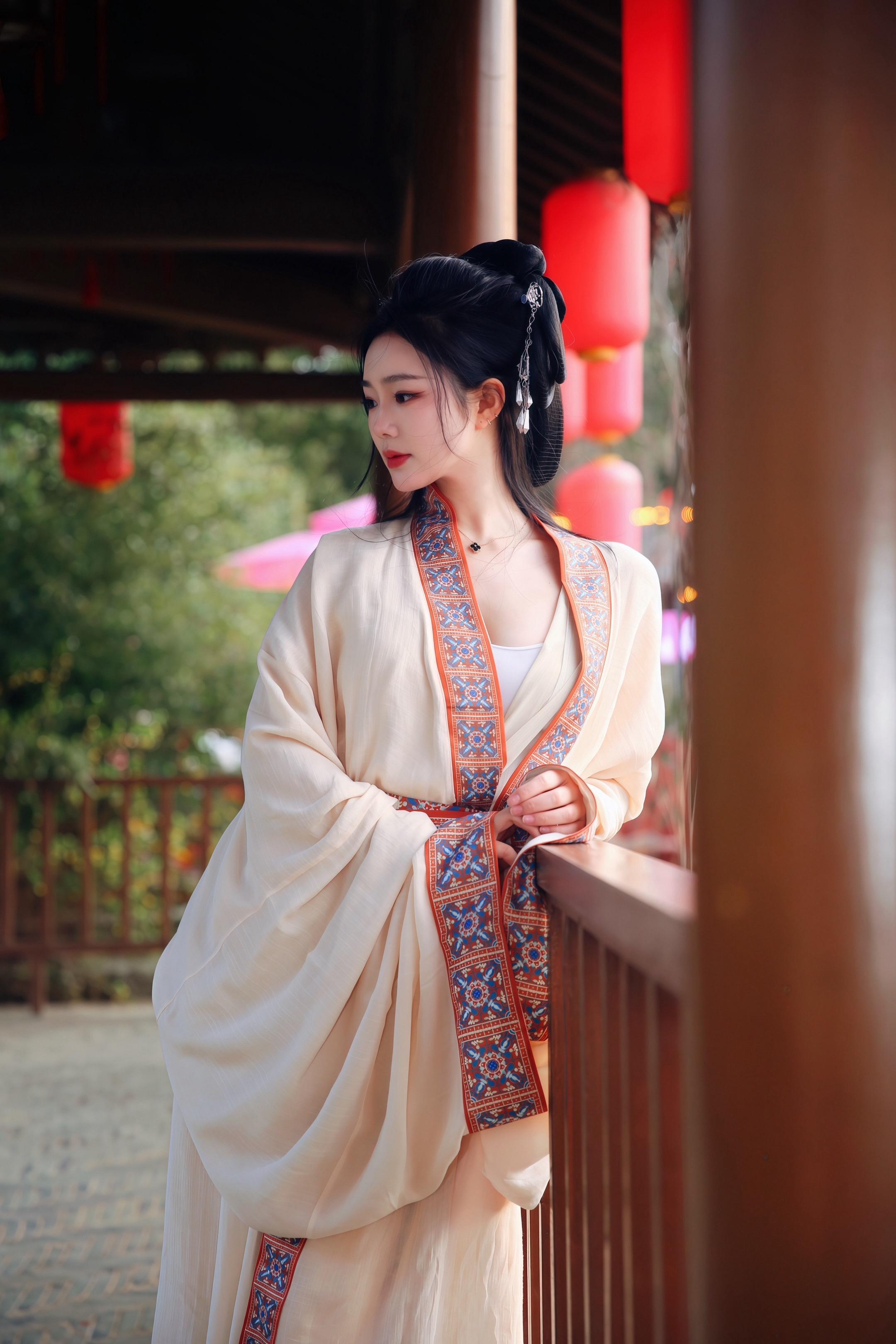 古风拍照 国风元素服饰 古装小姐姐