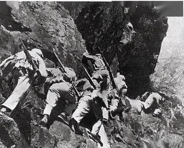 湘西巨匪曹振亚：逃亡千里当教师，暗地培训土匪被一挑夫识破
 
这个曹振亚可不是普