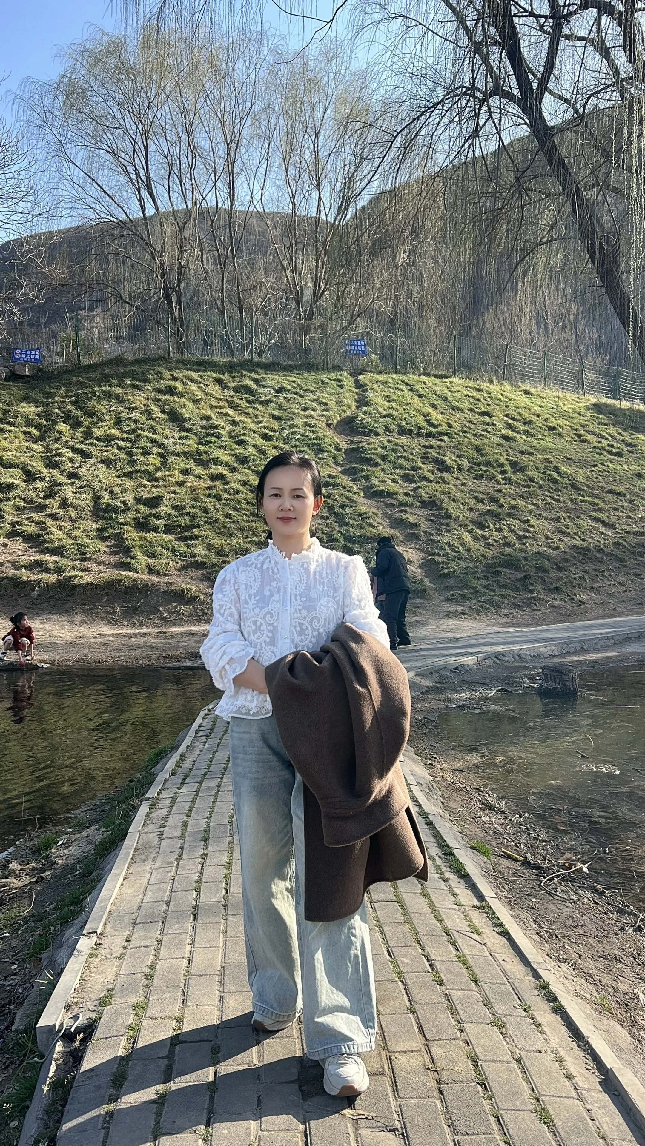 十六岁就踏入社会，没有人教我人情世故，教我如何保护自己，教我如何规划人...