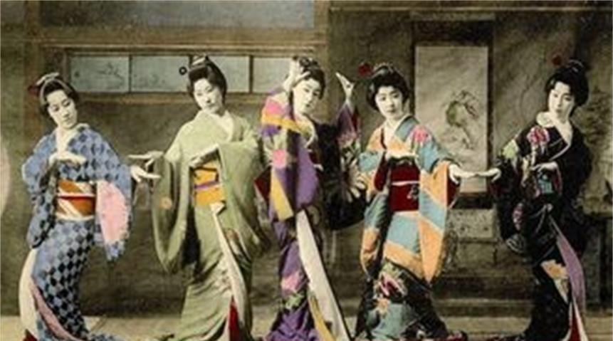 历史上的日本也曾实行“闭关锁国”，与清朝关系非常密切，中日混血儿成为两国交往的真