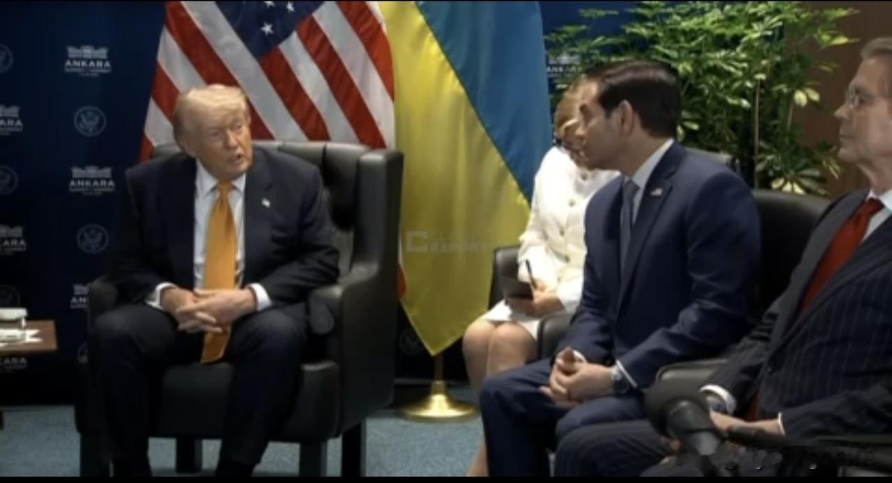 🇺🇸特朗普刚刚在土耳其表示，针对俄罗斯领土纵深的打击构成了一种“升级”，但这