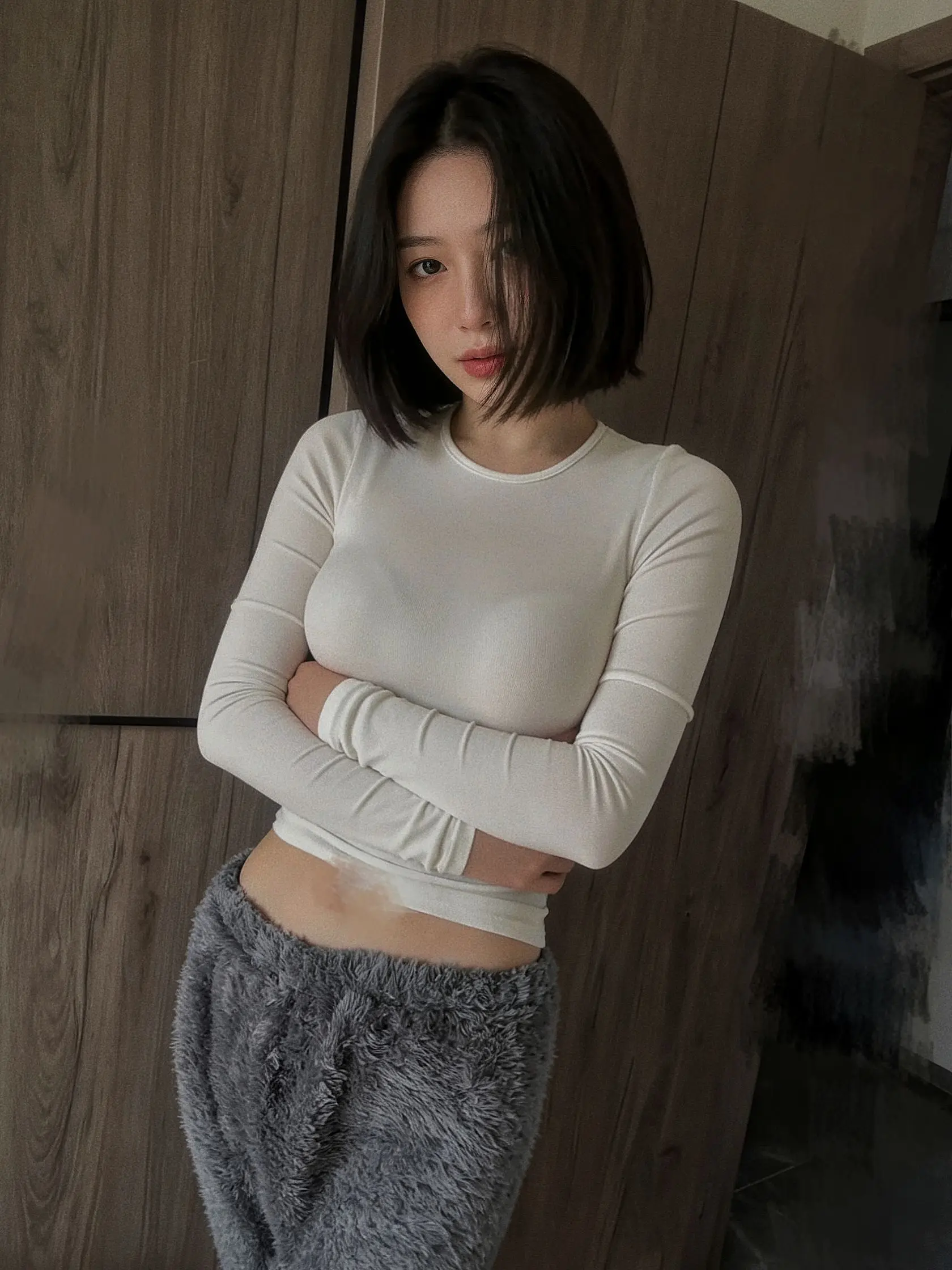 何必与人较劲，没人值得你掏空自己，这红尘万丈。