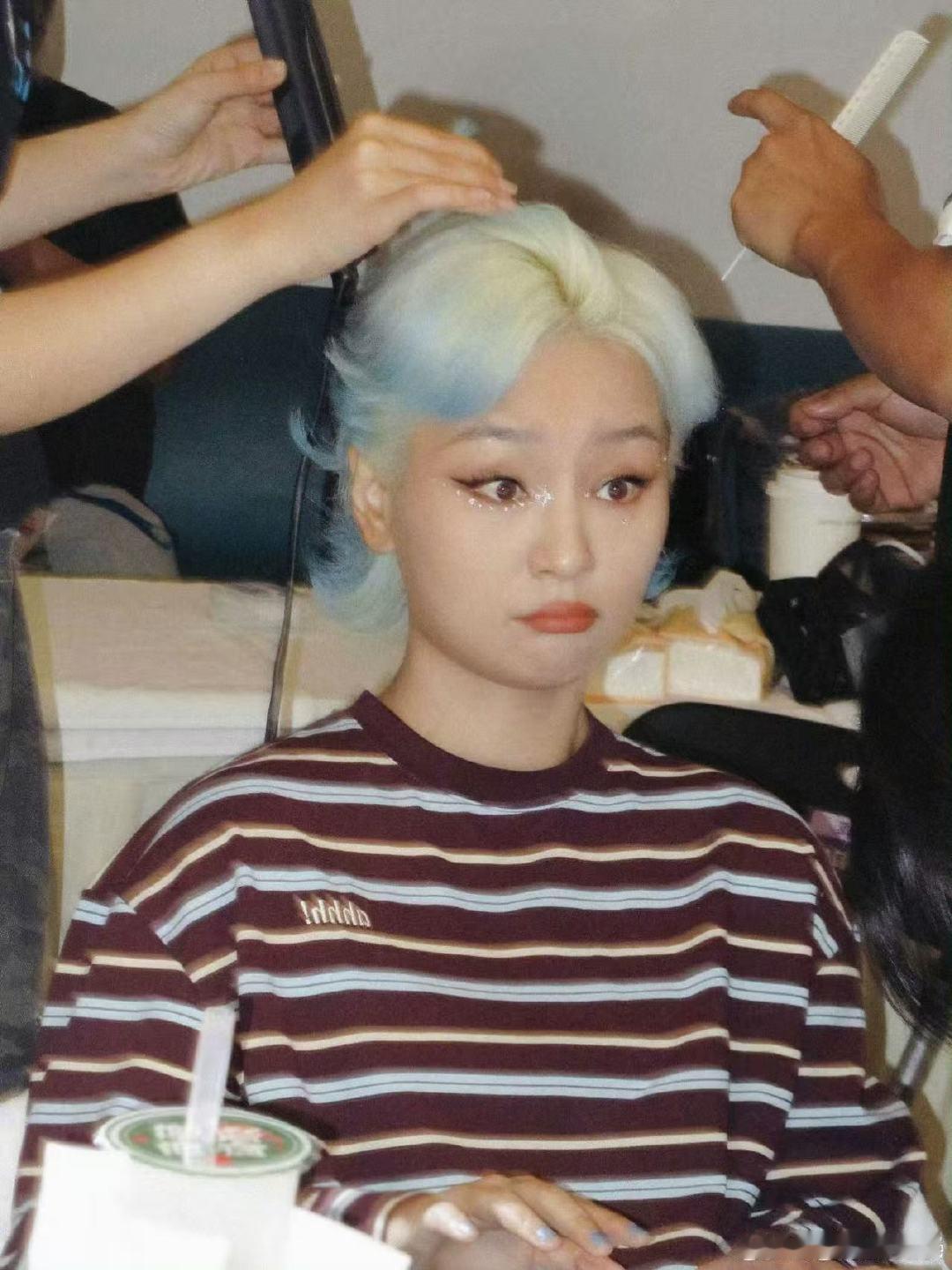 周笔畅很苦恼超女后现象级爆火湖南卫视背后周笔畅的淡定刻在骨子里，超女爆火只让她苦