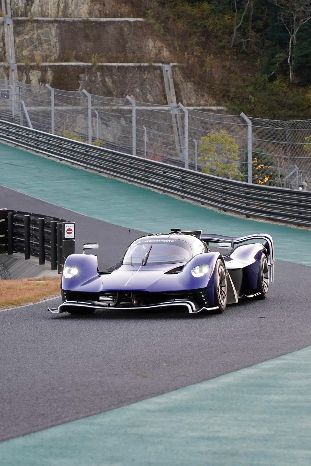 Aston Martin Valkyrie AMR Pro一定可以冲破所有舒服，