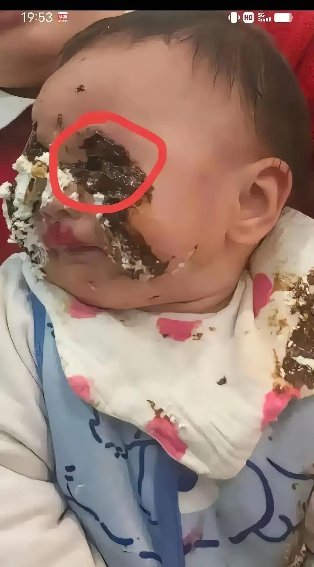 这操作真让人窒息！重庆婆婆为打麻将，把一岁孙子锁家里三小时，孩子醒来翻垃圾桶啃尿