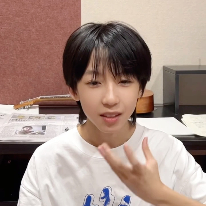 小正太[偷乐][偷乐] ​​​
