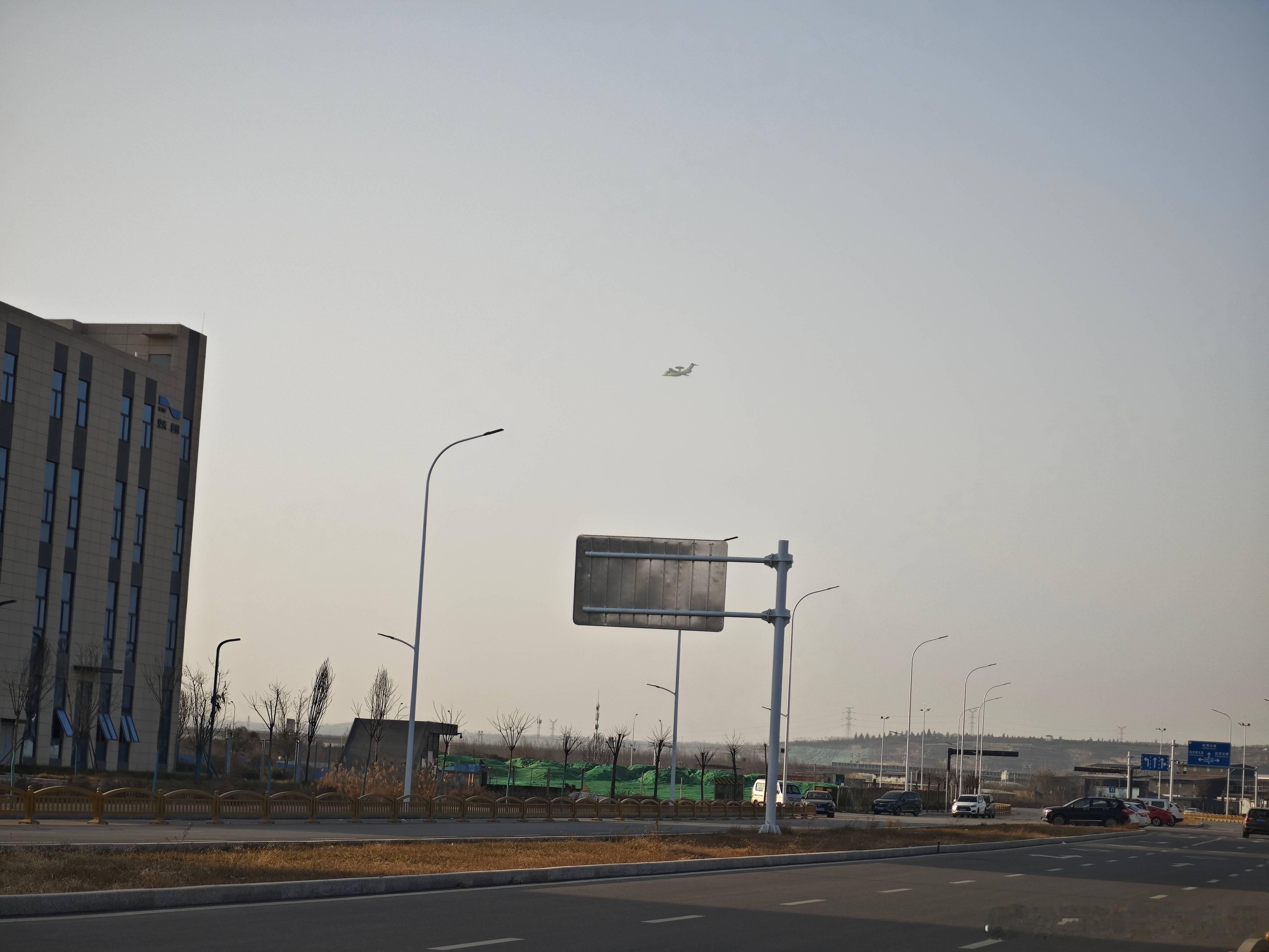 KJ-3000试飞图又来了 加油试飞，争取27年初服役 图源见水印烽火问鼎计划