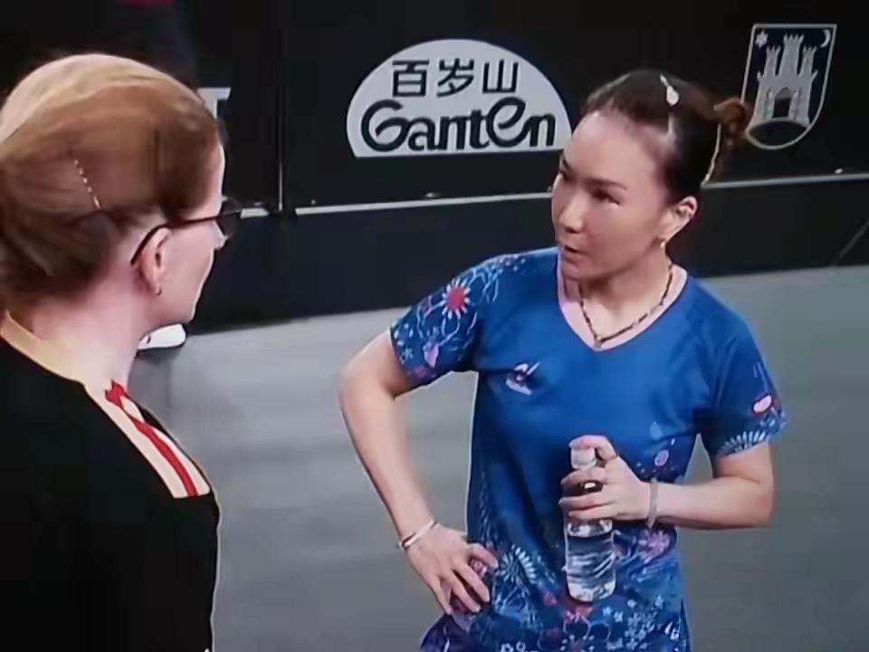 【萨格勒布常规挑战赛，华裔德国老将单晓娜3-2汉娜高达，晋级16强】做直播的单晓